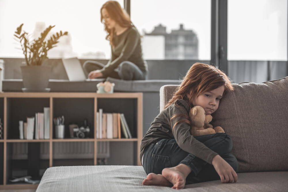 Peu d'écoute affaiblit le lien entre la mère et l'enfant.
