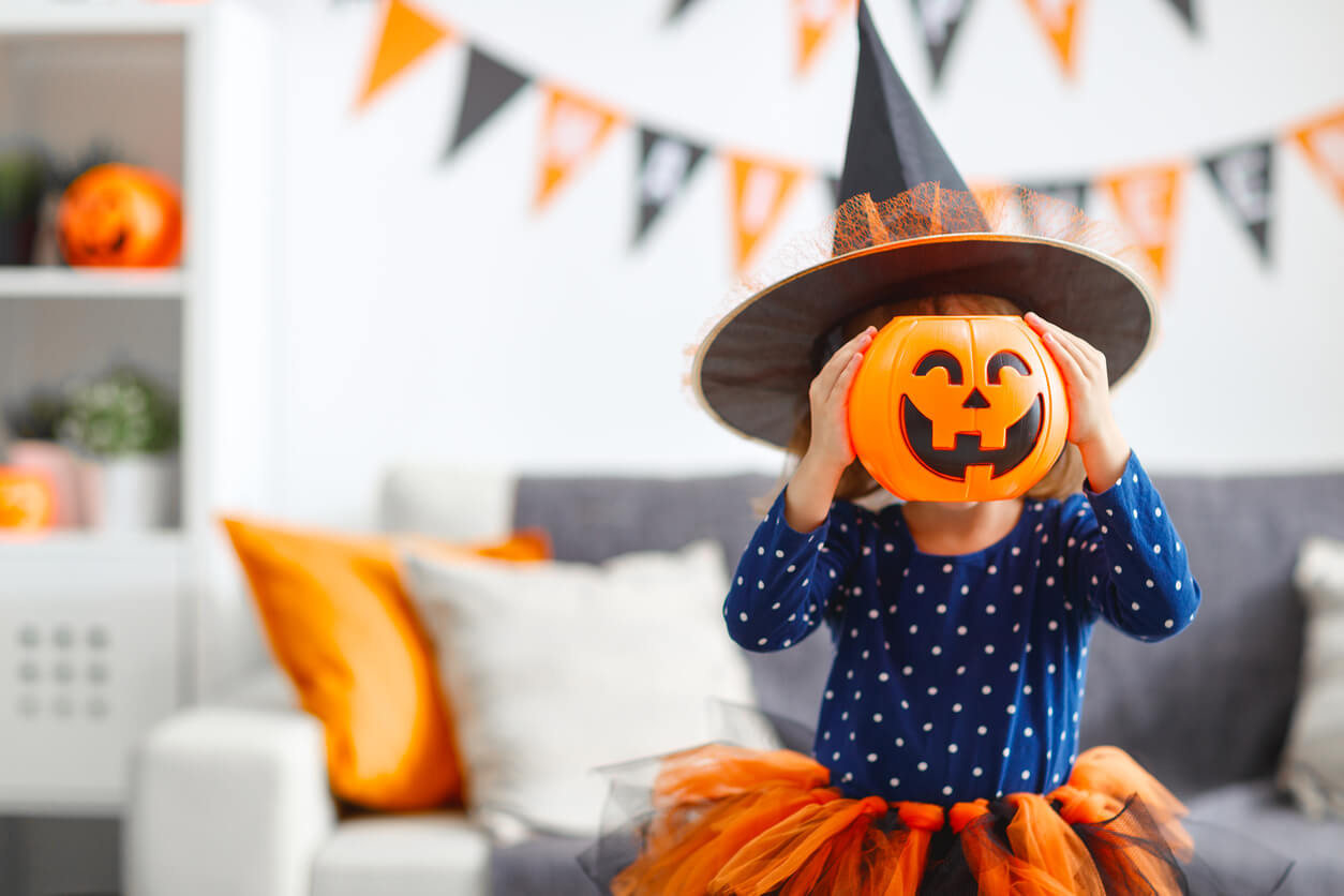 ragazza con cappello e tutu testa di zucca decorazione di halloween festa