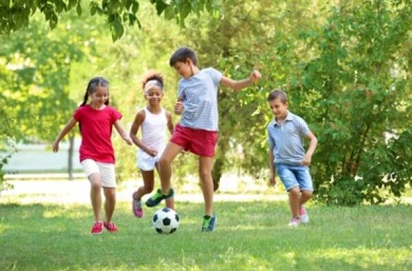 Niños jugando