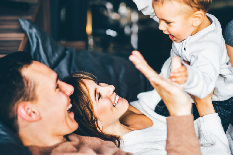 De ser pareja a familia: cómo afecta la llegada del bebé