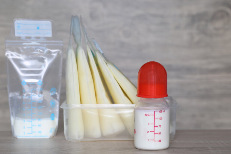Colores de la leche materna: lo que debes saber