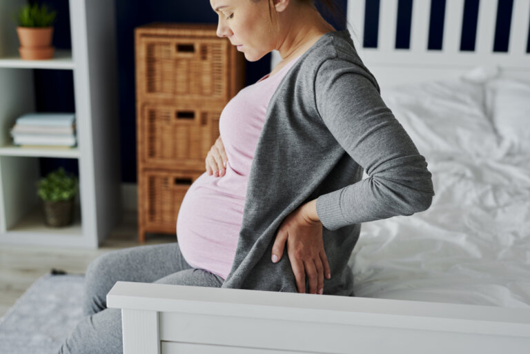 Sacroileítis en el embarazo: síntomas y tratamiento