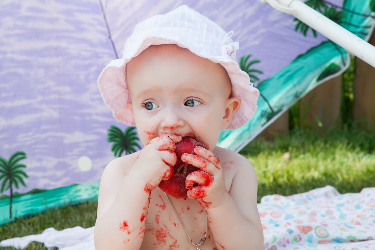 cibo naturale stagione della frutta prevenzione della stitichezza baby plum parasol estate