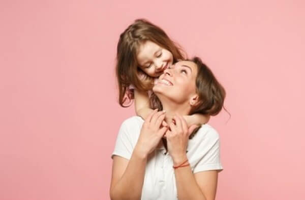 Complicidad entre mamá e hija