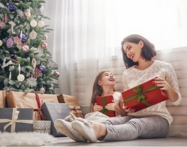 Hija y mamá en navidad