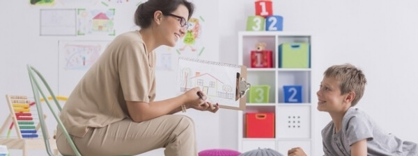 Stimuler la parole de l'enfant