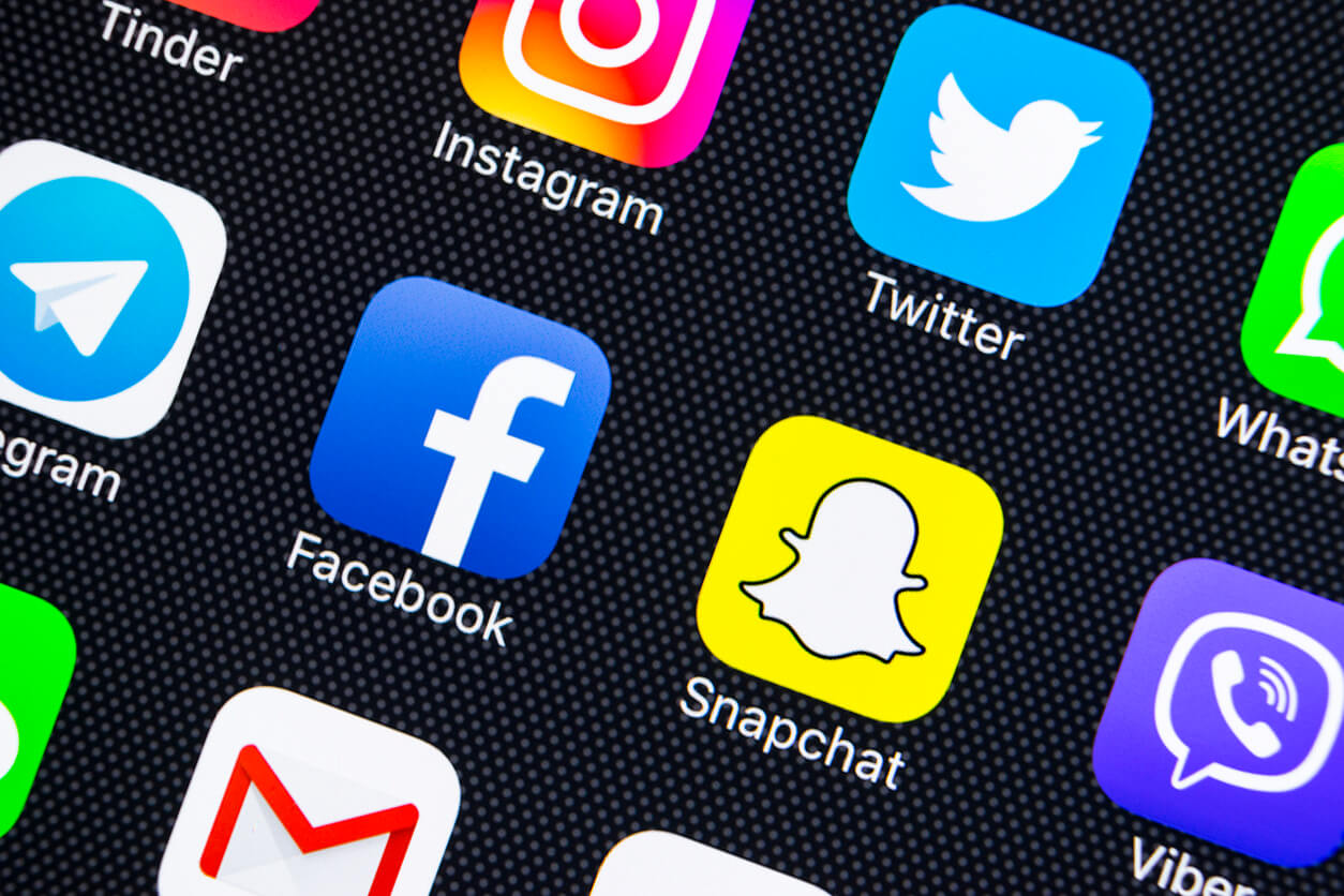 instagram facebook twitter snapchat