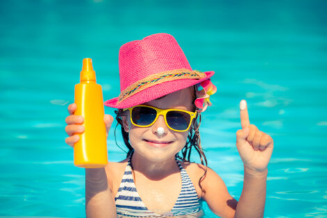 Los mejores protectores solares para bebés y niños