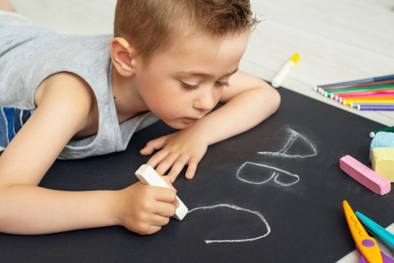 Actividades para enseñar a tu hijo a escribir su nombre