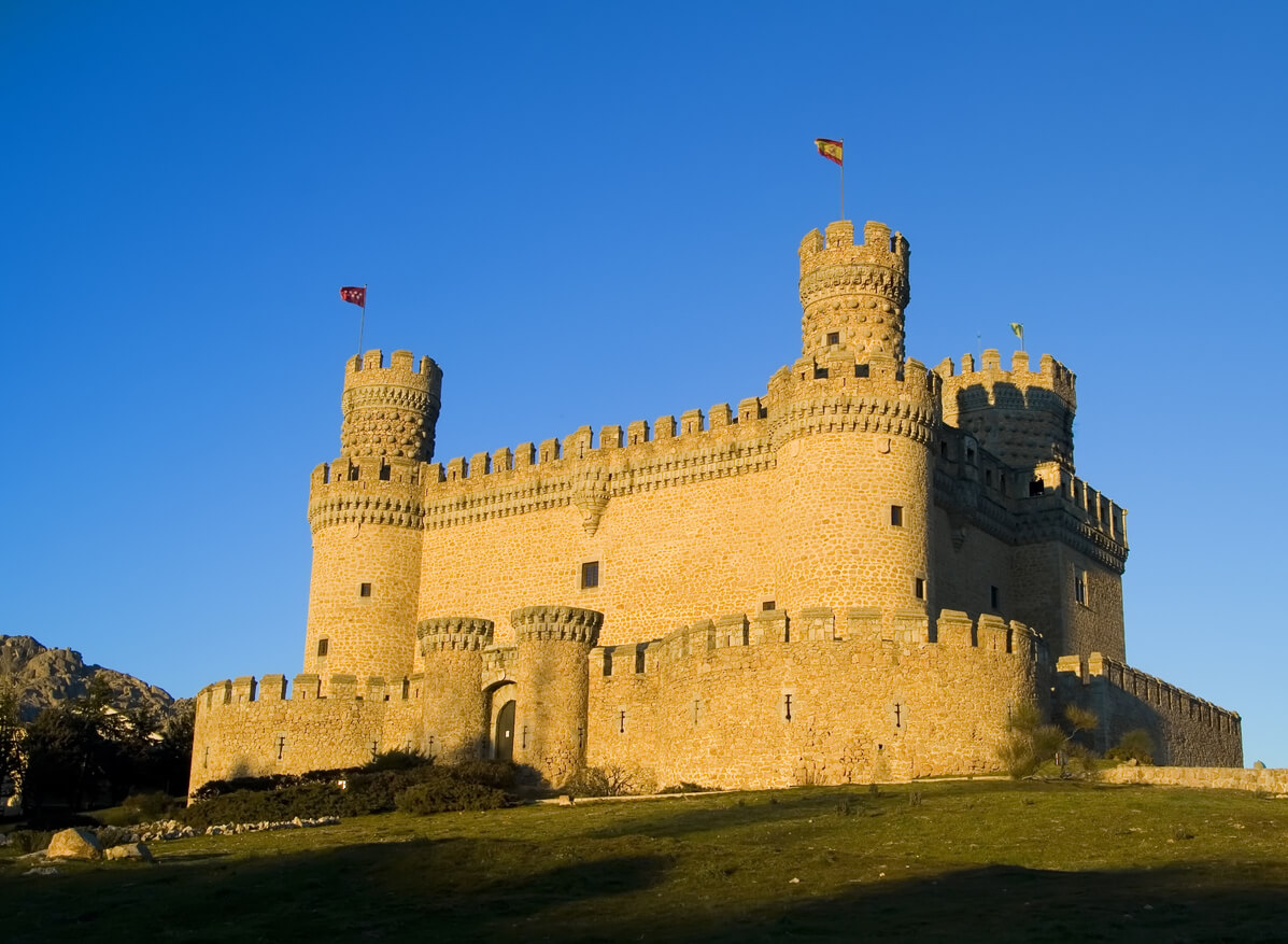 castillo medieval manzanares el real madrid españa