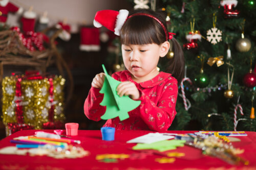 manualidades nina navidad sombrero arbol