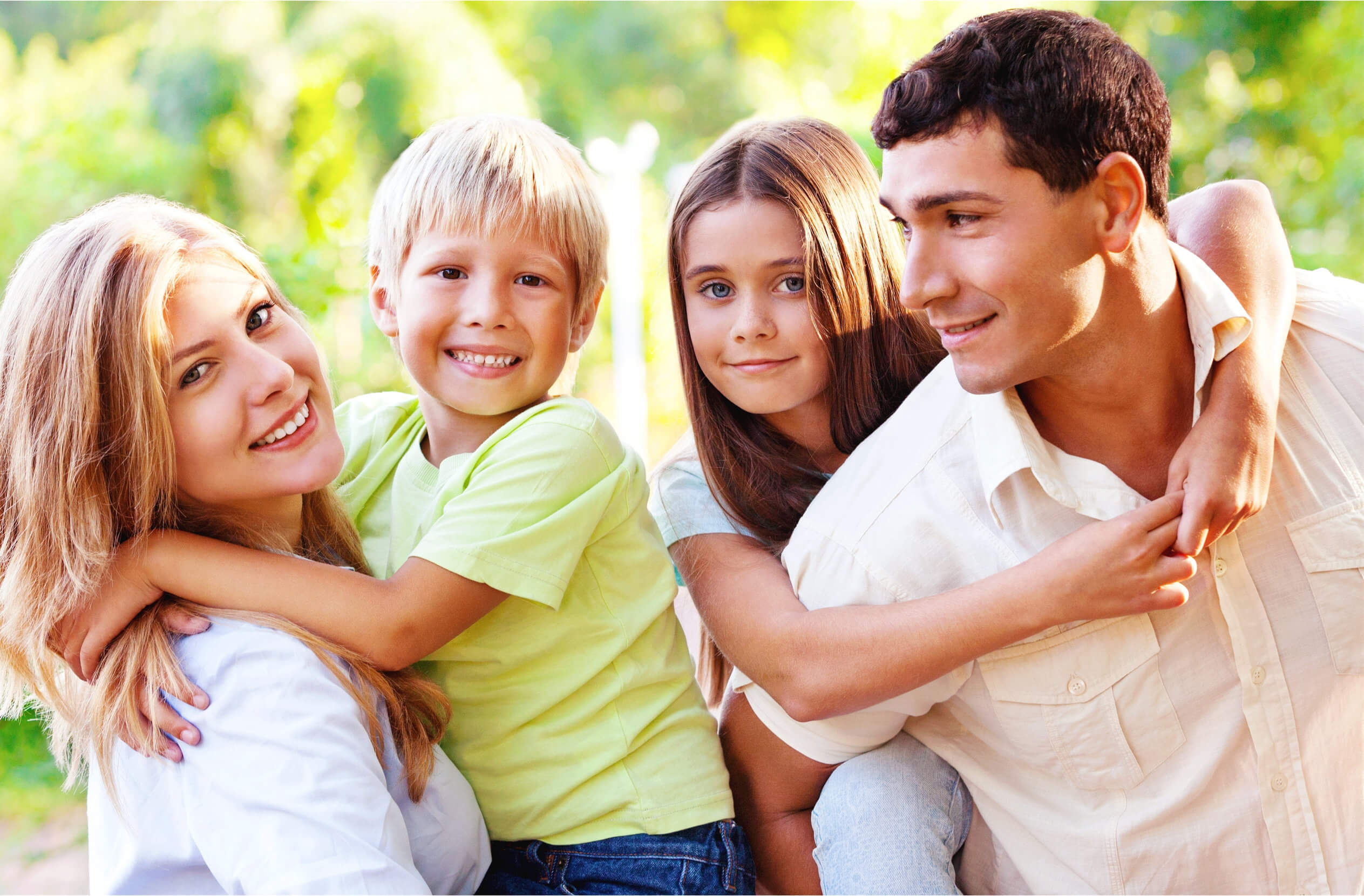 Une famille heureuse.