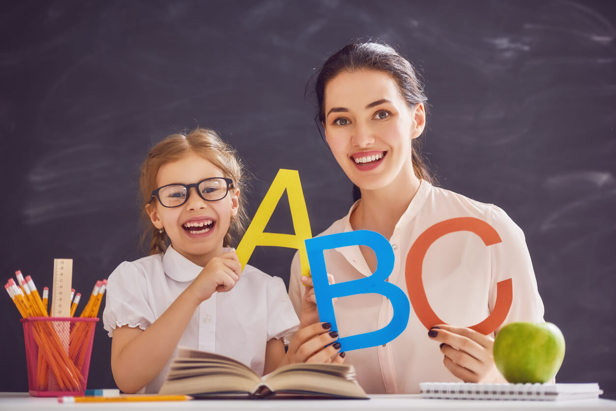 ¿Cómo enseñar a los niños a escribir a, ha y ah?