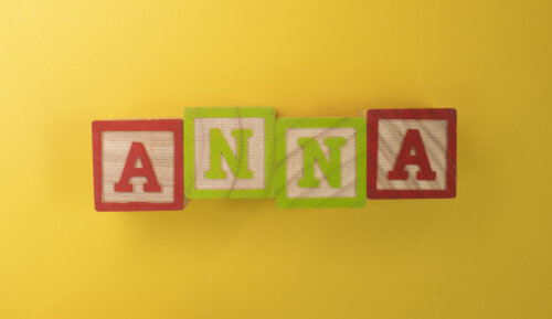 nombre anna ana en cubos de madera concepto lenguaje infantil nombres nina