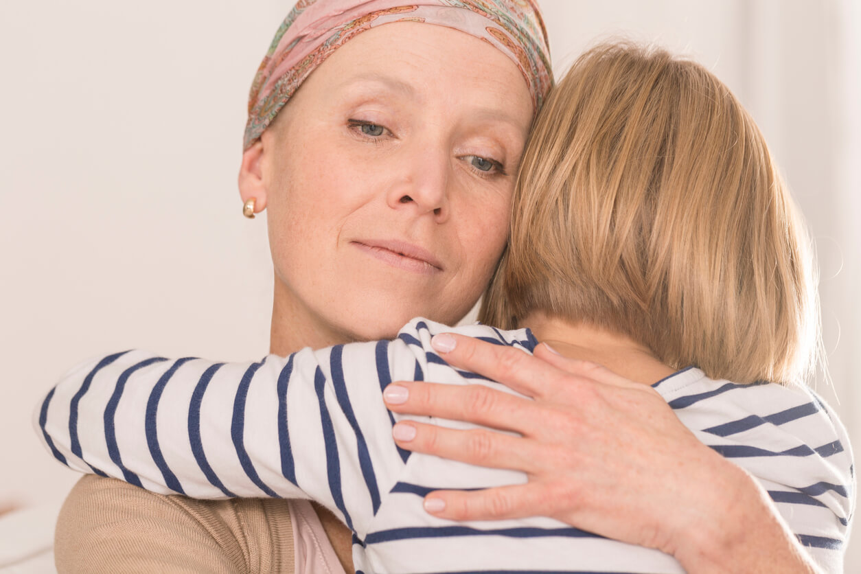 Cómo explicar a un niño que su mamá tiene cáncer