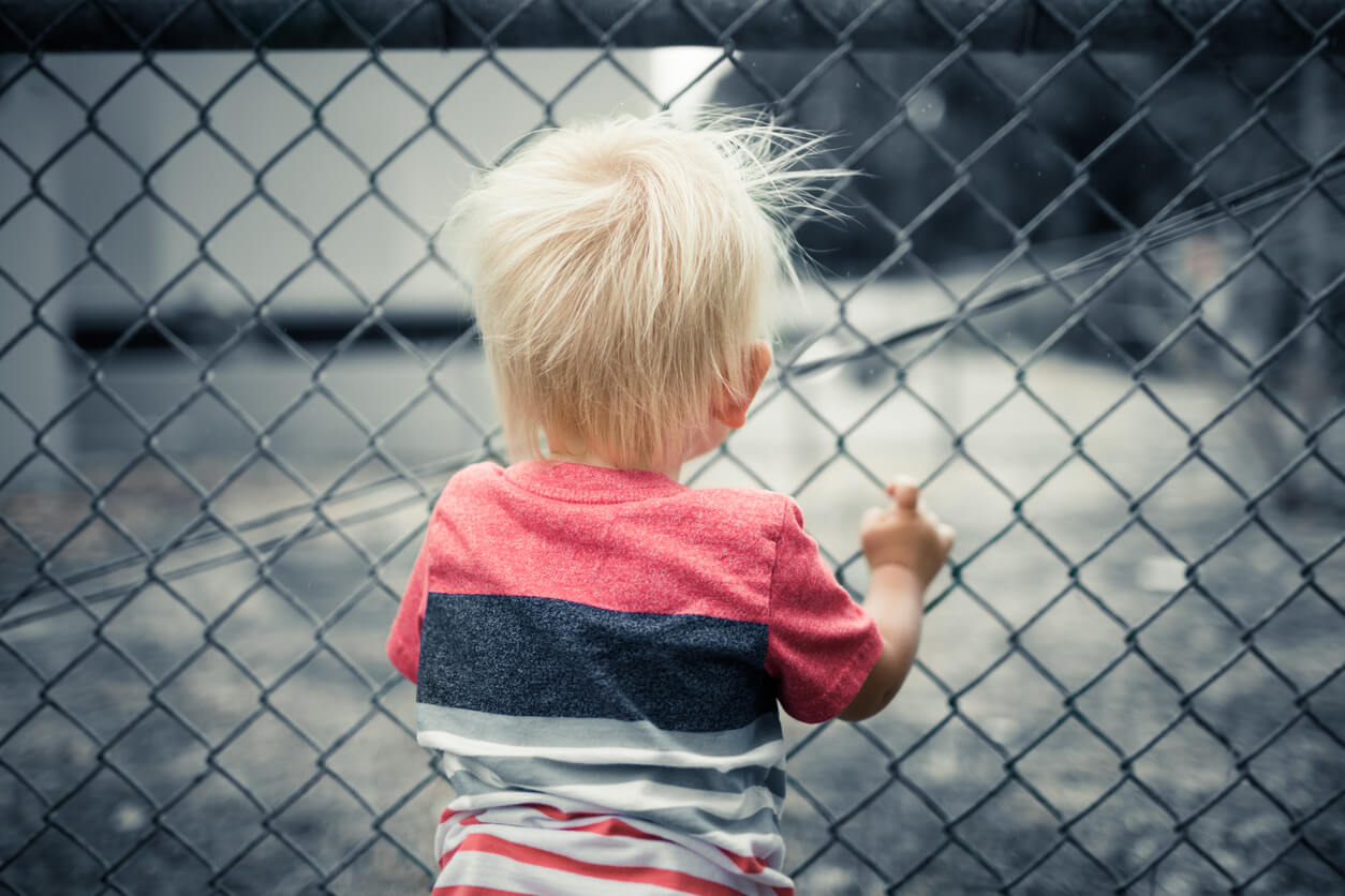 Hijos ancla: niños atrapados emocionalmente por sus padres