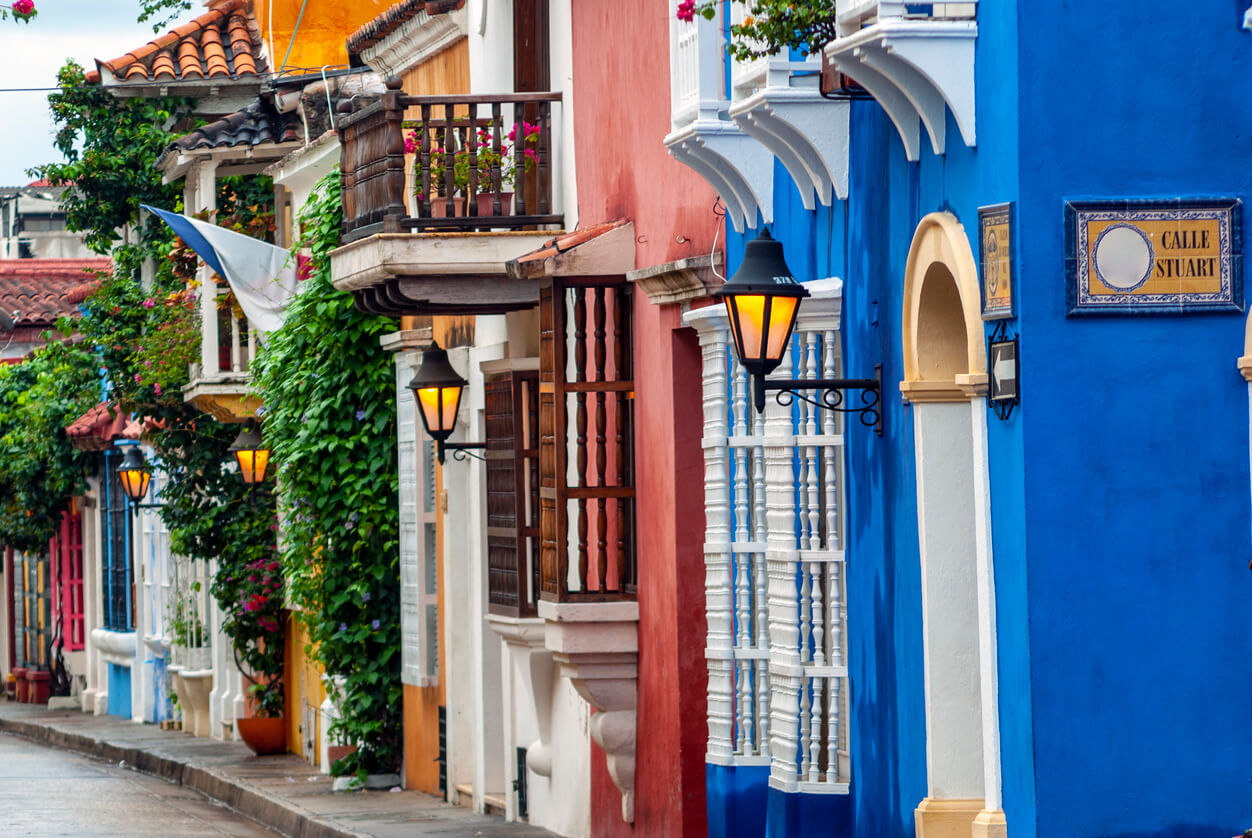 Edifícios e casas coloridas em Cartagena.