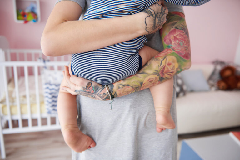 Lactancia materna y tatuajes: todo lo que debes saber