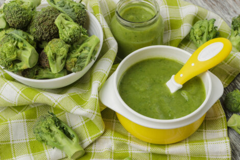 Papilla de brócoli para bebés: receta y beneficios