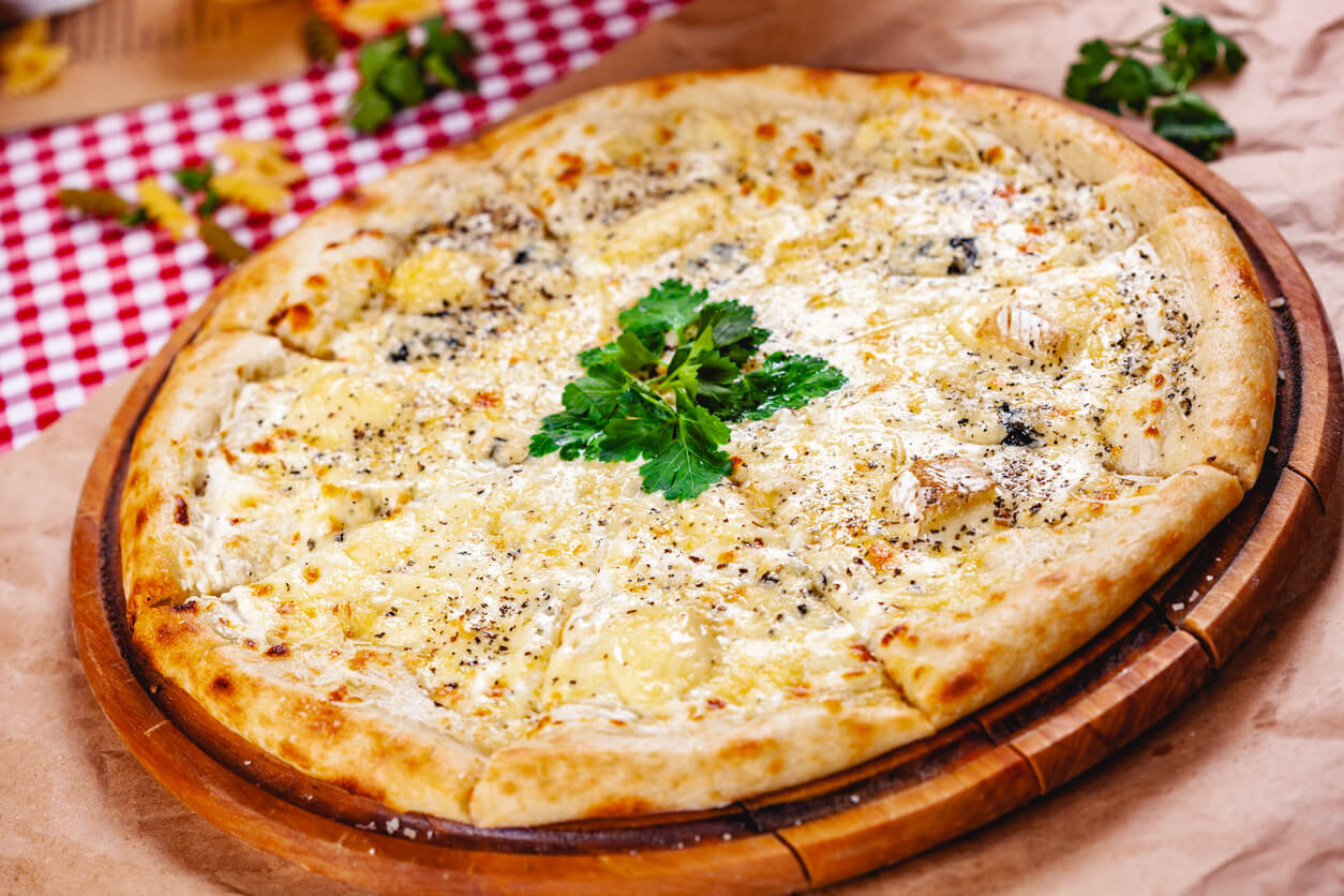 Pizza aux fromages.