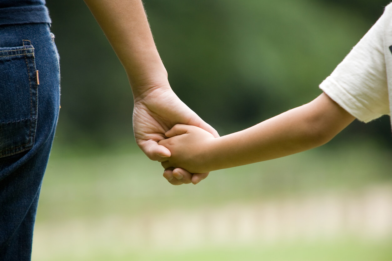 Hoe kun je kinderen de waarde van liefde bijbrengen