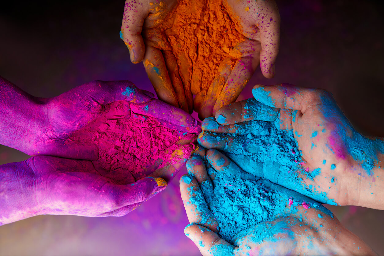 Cómo quitar el tinte de las manos de tus hijos