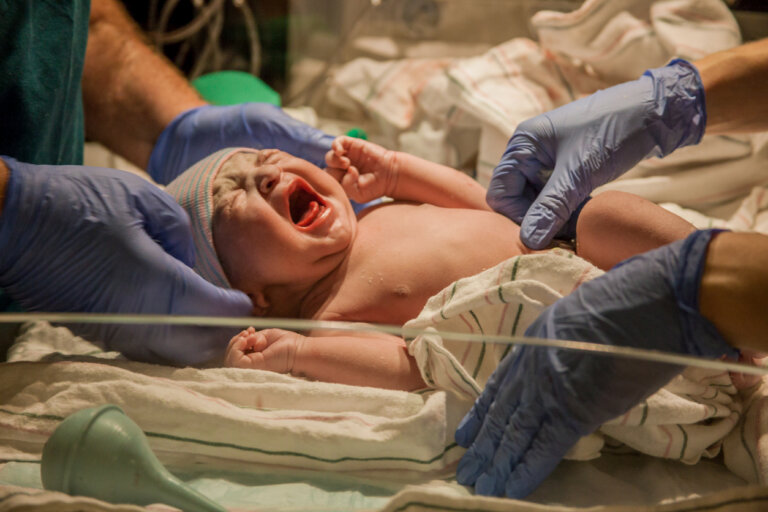 El primer llanto del bebé: lo que debes saber