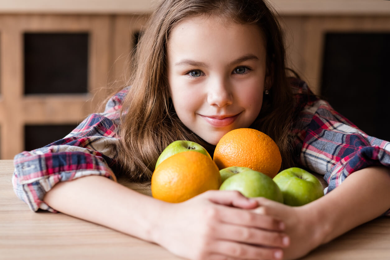 Los 4 beneficios de las frutas para los niños