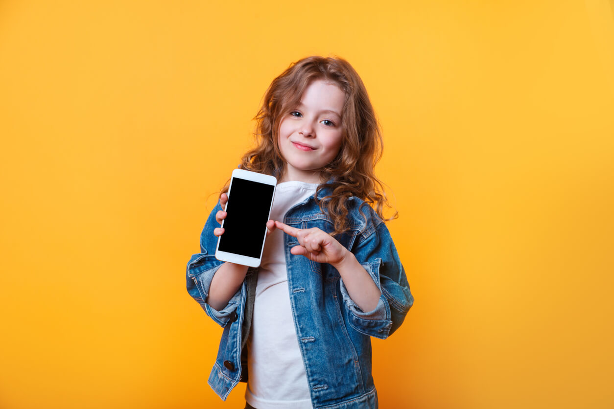 Cómo saber si tu hijo está listo para tener un teléfono móvil