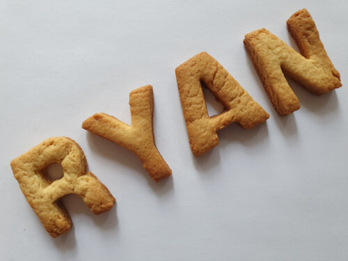 ryan en letras de galleta