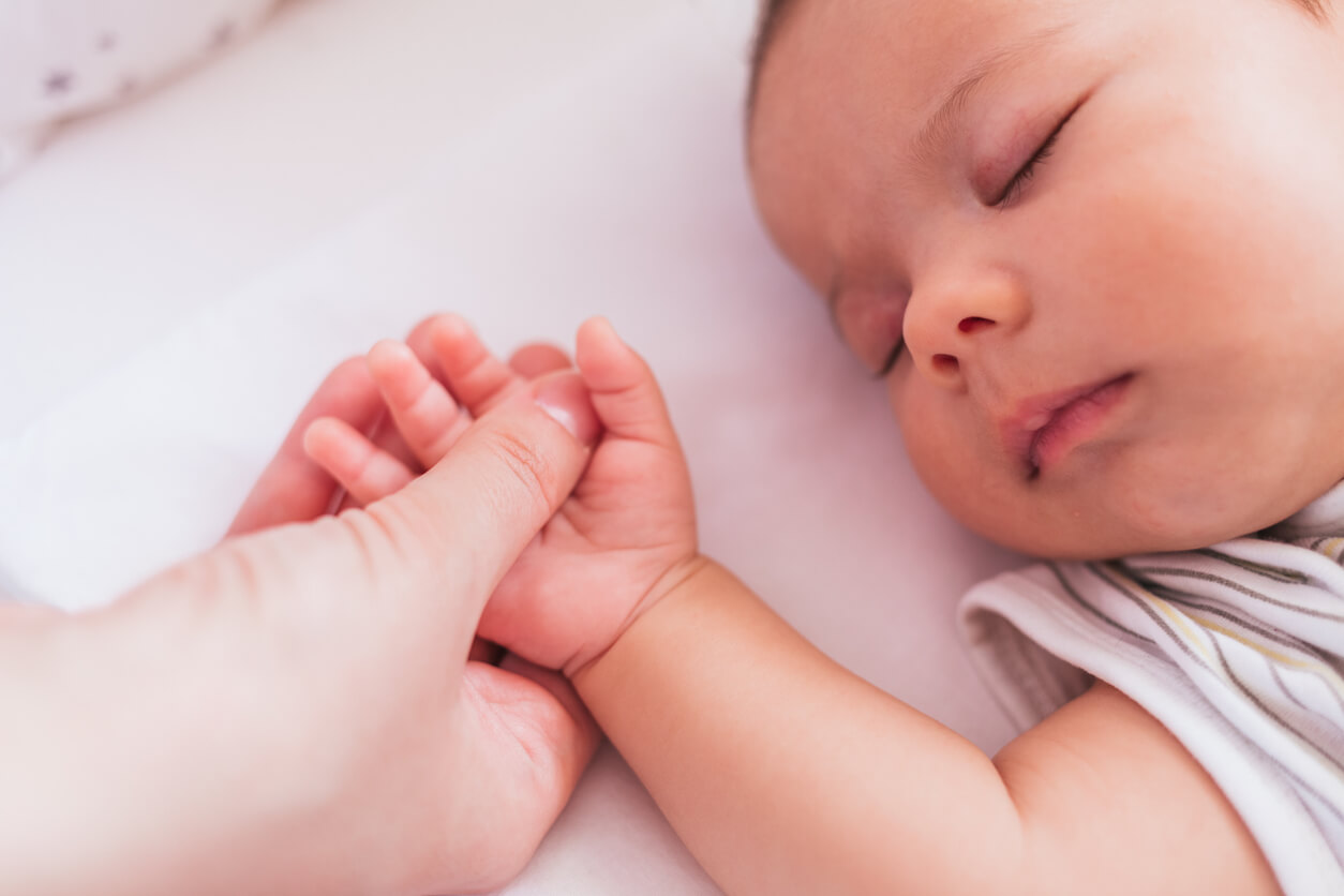 El sueño del bebé en verano: 7 consejos para que duerma mejor