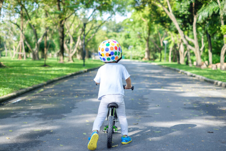 4 consejos para elegir una bicicleta sin pedales para niños