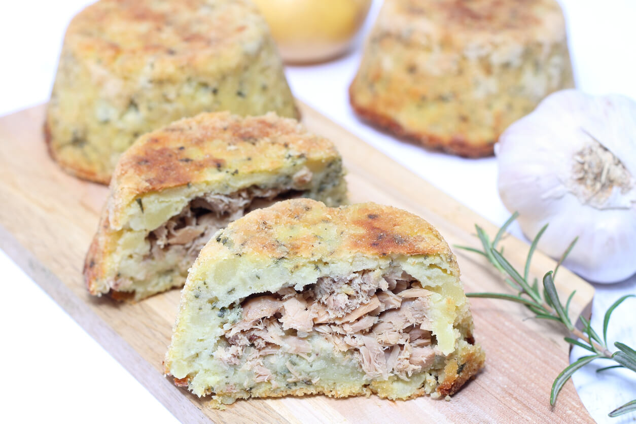 Aardappel en tonijn viskoekjes