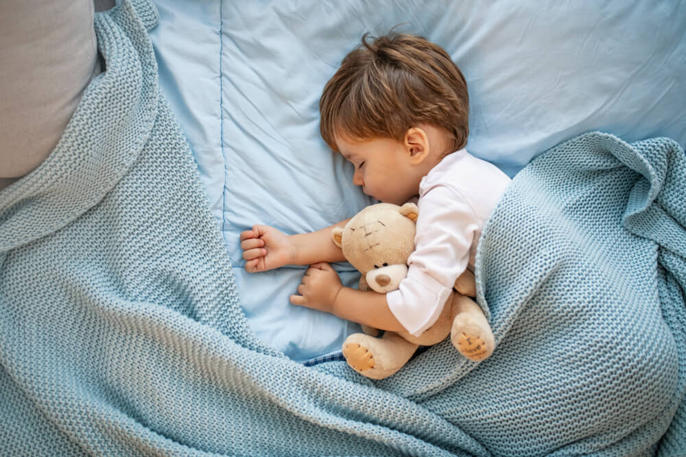 Un enfant qui dort.