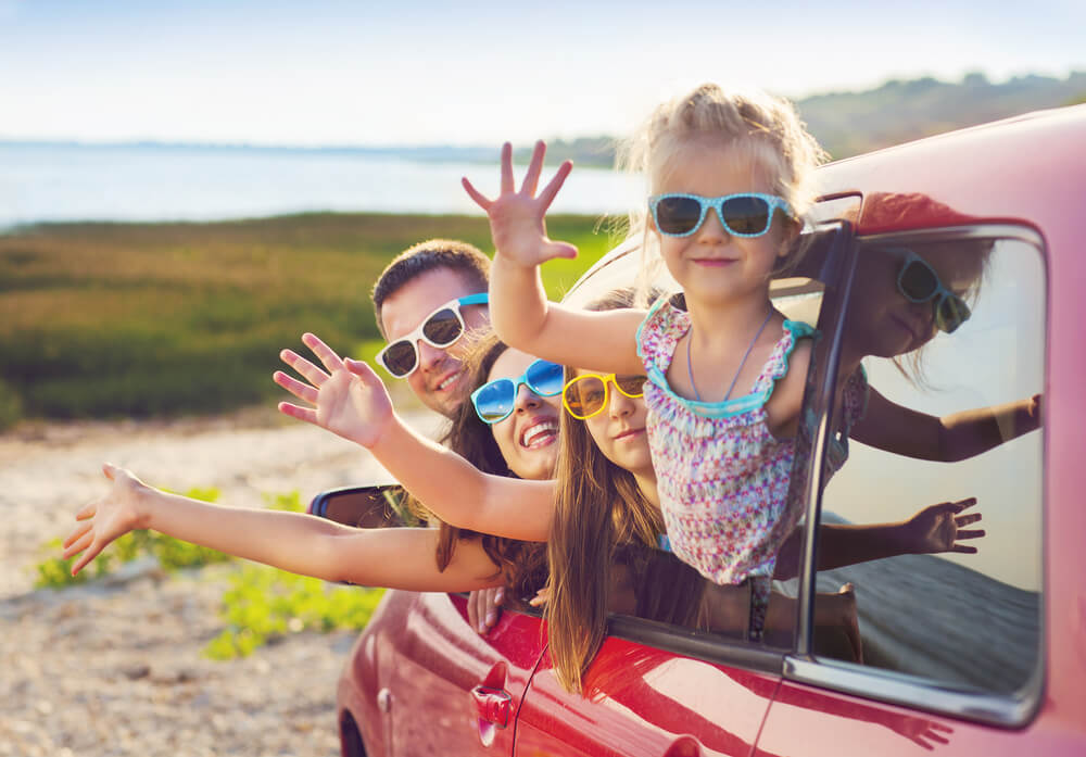 Une famille en vacances.