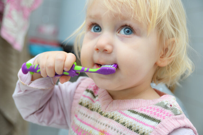 Hábitos diarios de higiene para enseñar a tu hijo en sus primeros años de vida     