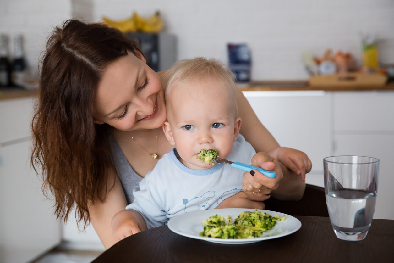 ¿Qué hacer cuando tu hijo no quiere masticar?