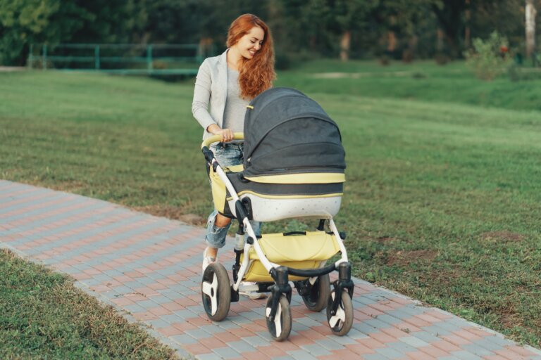 6 productos imprescindibles para salir de paseo con el bebé