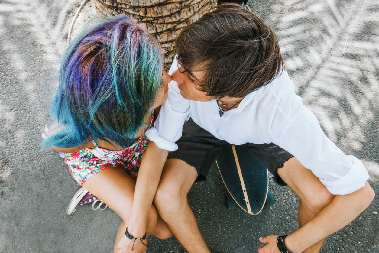 Qué hacer si no te gusta la pareja de tu hijo adolescente