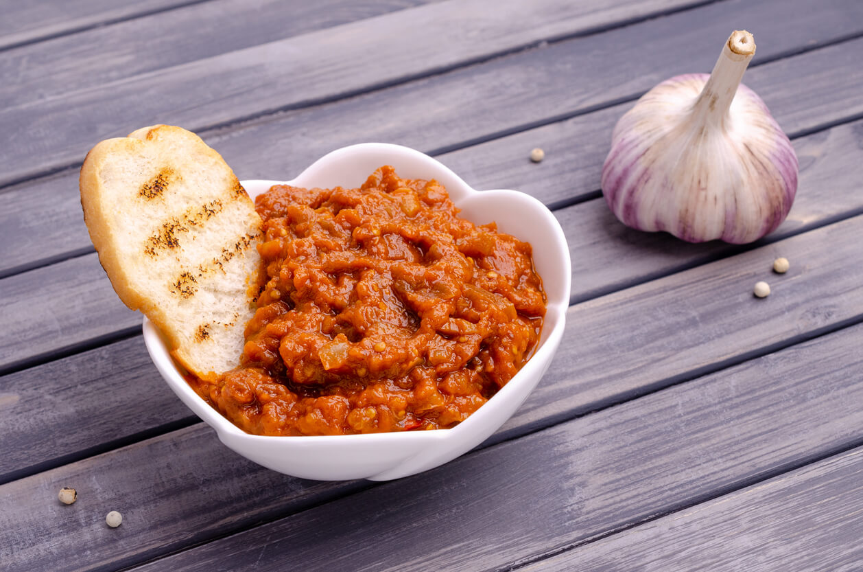 Paprikasta valmistetut kasvistahnat sisältävät C-vitamiinia.