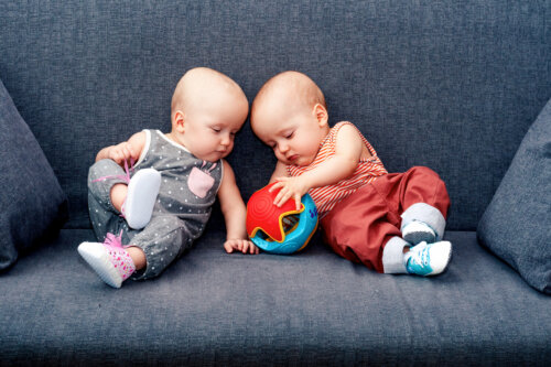 107 nombres populares para bebés gemelos