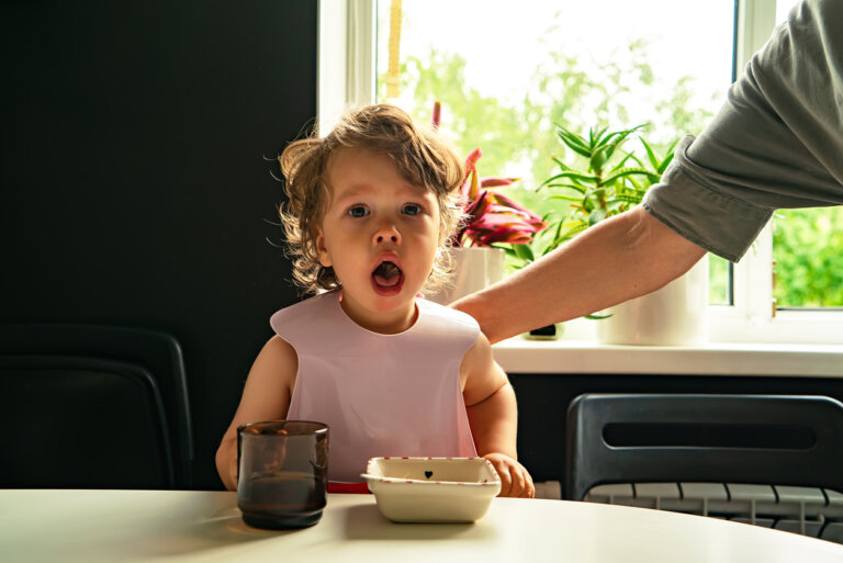6 alimentos que pueden provocar atragantamientos en los niños