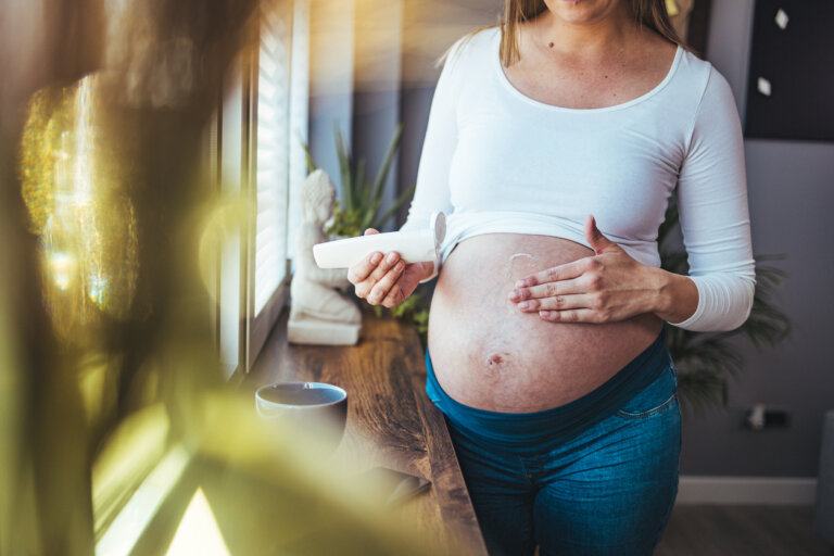 Rutina antiestrías durante el embarazo