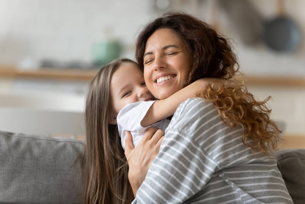 mamma e figlia felici