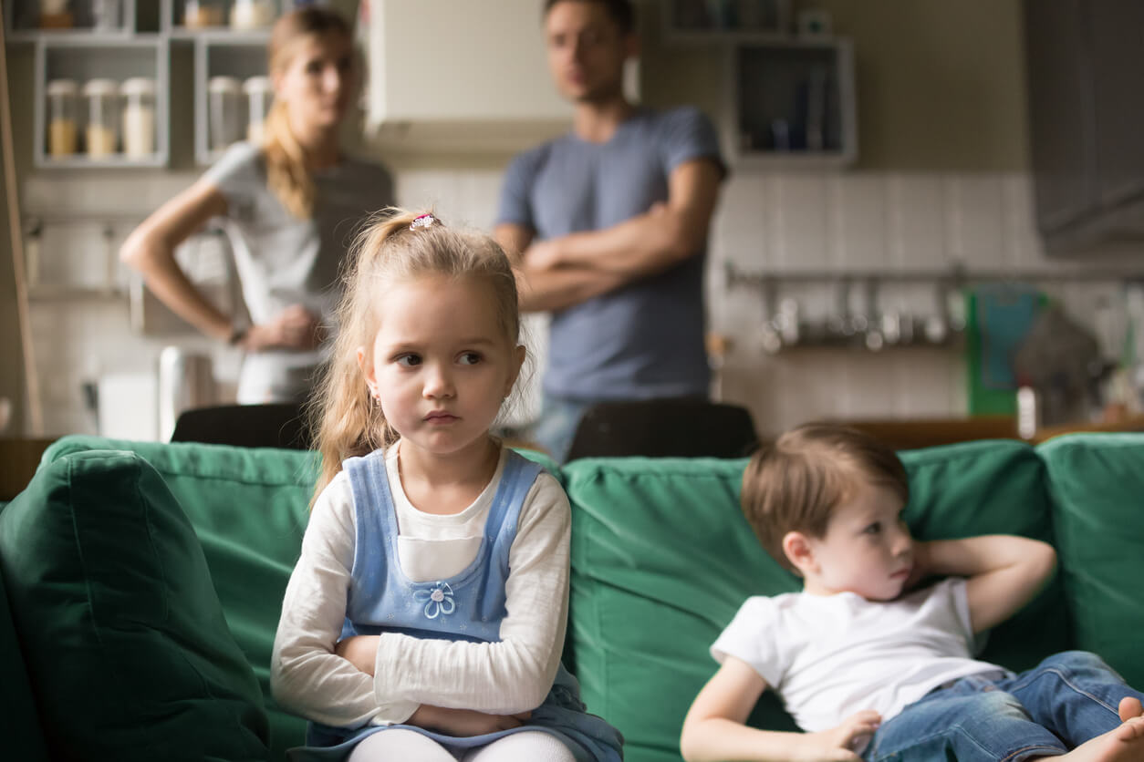 Mis hijos y los de mi pareja no se llevan bien: ¿qué hacer?