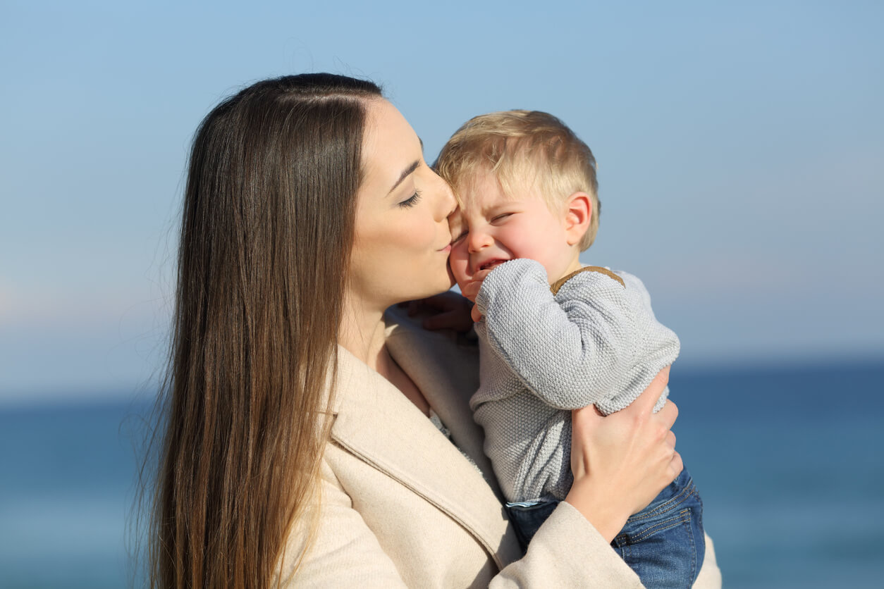 ¿Por qué mi hijo rechaza los mimos?