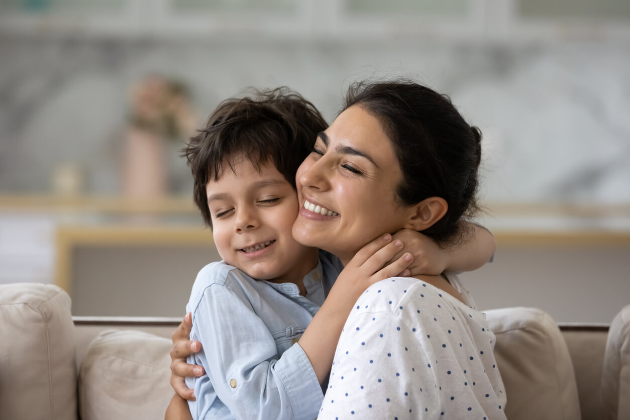 abbracciate i figli