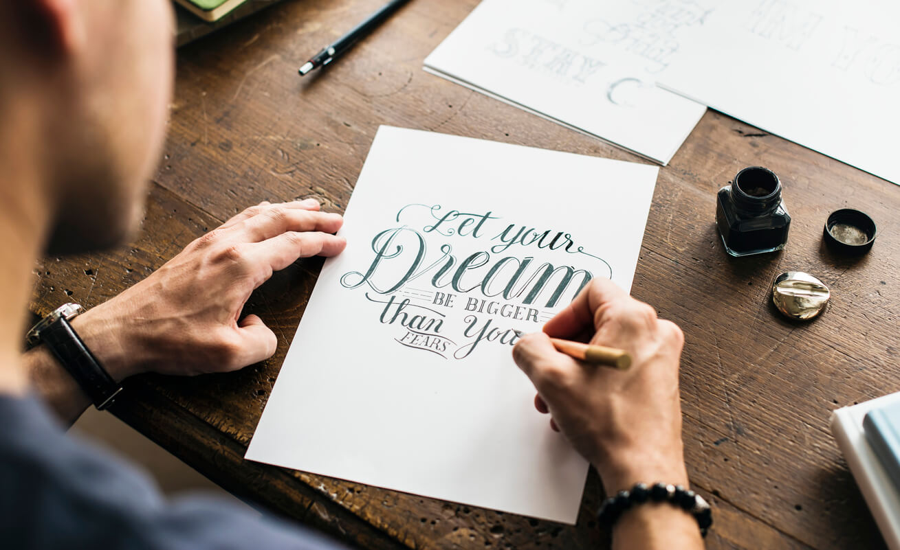 Los beneficios del lettering en adolescentes