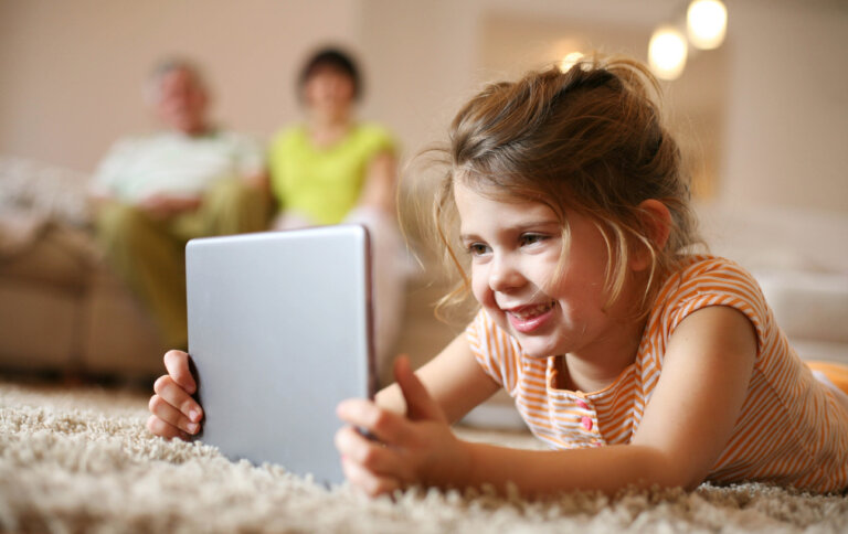 Cómo controlar el tiempo de pantalla de tus hijos