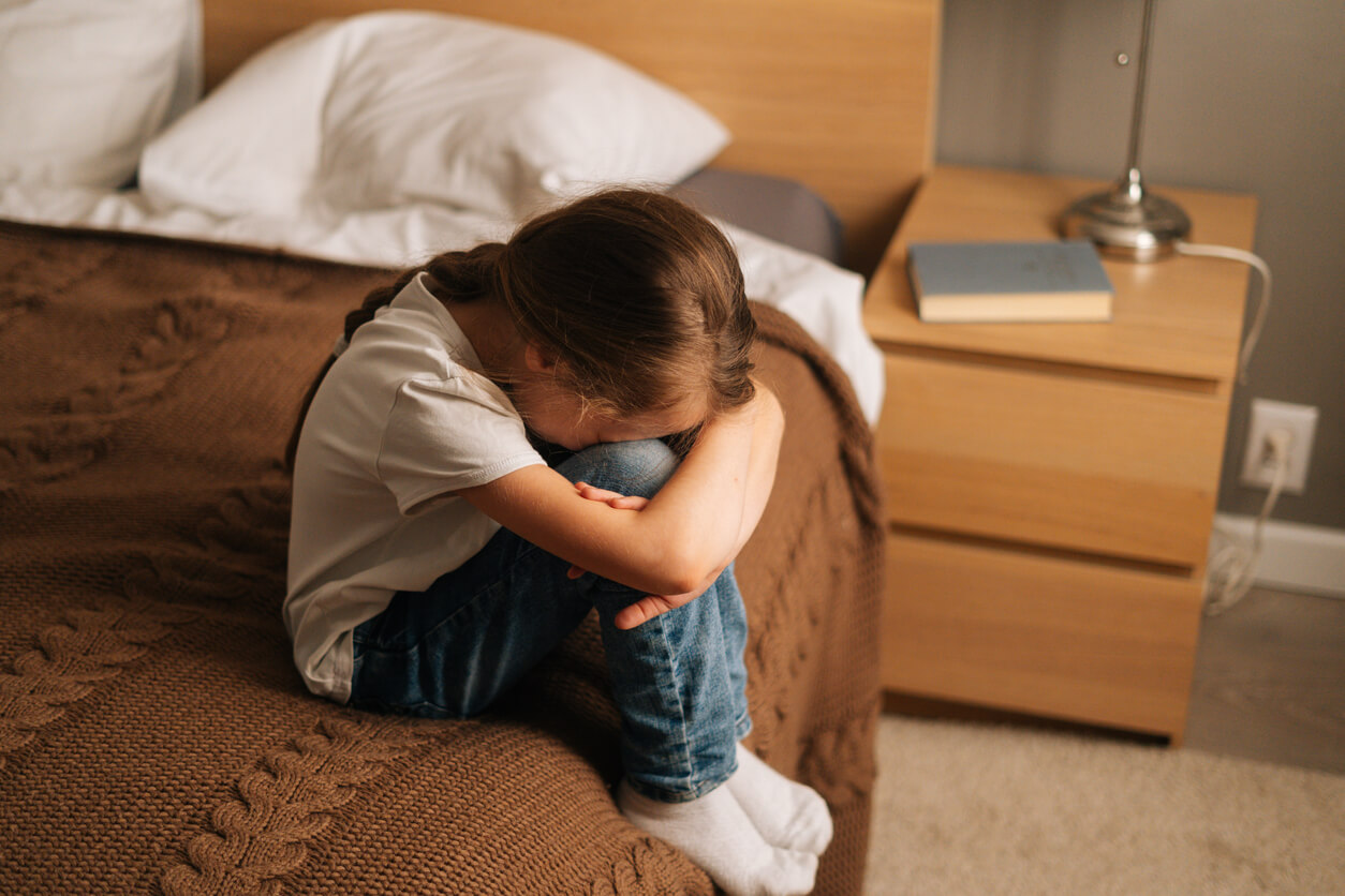 5 claves para consolar a tu hijo cuando esté triste - Eres Mamá